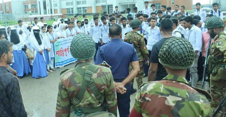 সারাদেশে সেনা অভিযানে ৭ দিনে আগ্নেয়াস্ত্রসহ গ্রেফতার ২০৪