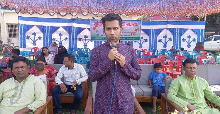 &lsquo;আমাদের শৈশবস্মৃতিতে ঘোরে ঘুড়ি, এই প্রজন্মের ঘুরবে মোবাইল&rsquo;