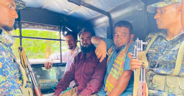 ফেনীতে গতিপথ আটকে মাছ শিকার, ৪ জেলের কারাদণ্ড