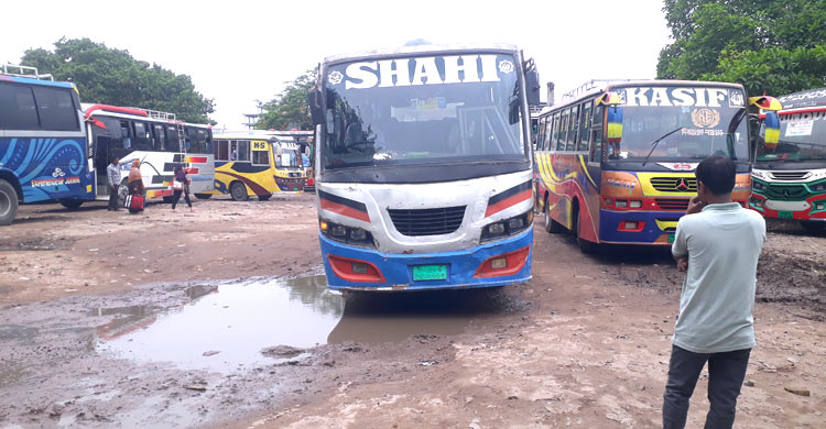 দিনাজপুর বাস টার্মিনালের বেহাল দশা, ক্ষুব্ধ শ্রমিক-যাত্রী