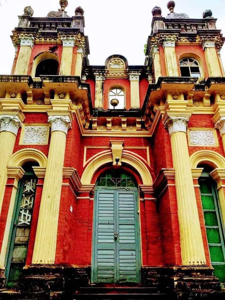 প্রাসাদ থেকে জাদুঘরে শশীলজ