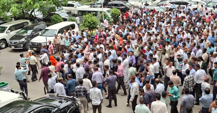 সচিবালয়ে মঙ্গলবারও বিক্ষোভ করবেন কর্মচারীরা