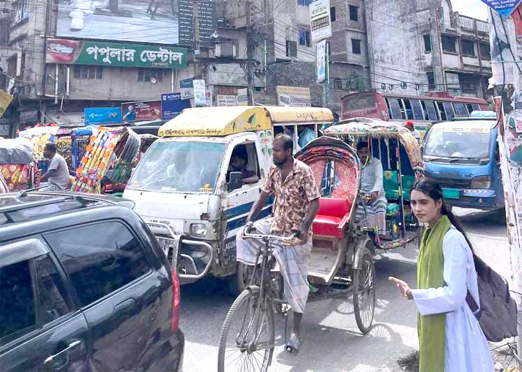 ঢাকায় তীব্র যানজট, রাজনৈতিক সমাবেশকে দায়ী করছে ট্রাফিক পুলিশ
