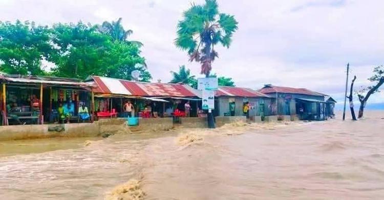 নোয়াখালীতে একদিনে ২৮৫ মিলিমিটার বৃষ্টি, নিম্নাঞ্চল প্লাবিত