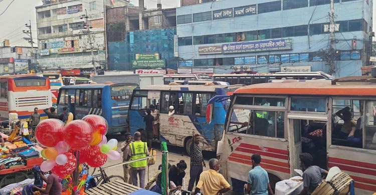 গাজীপুরের যানজটমুক্ত দুই মহাসড়ক দিয়ে স্বস্তিতে ঘরে ফিরছে মানুষ
