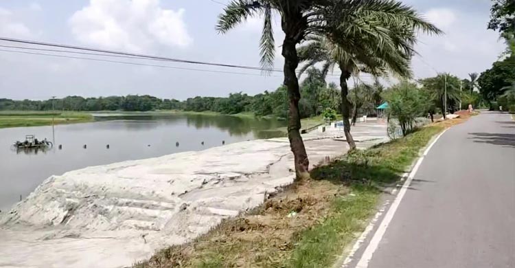 পার্ক ভরাটের বরাদ্দ পিআইসির নামে, বিল নিয়ে নয়-ছয় ইউএনওর