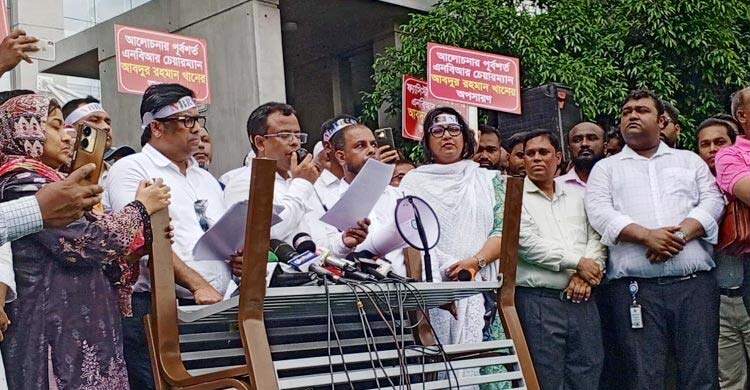 আন্দোলন এখন গলার কাঁটা, ‘গণক্ষমা’ পেতে চান এনবিআর কর্মকর্তারা