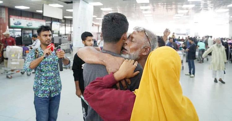 ‘মৃত ভেবে মরুভূমিতে ফেলে গিয়েছিল, ভাবিনি বেঁচে দেশে ফিরবো’