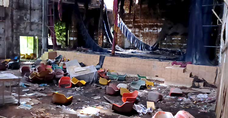 প্রতিহিংসার আগুনে ছারখার নারায়ণগঞ্জের জিয়া হল