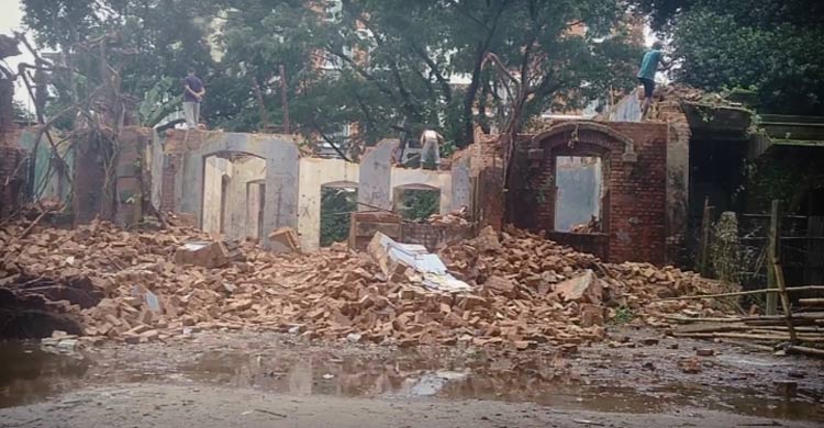 বিভ্রান্তিমূলক তথ্যে আলোচনা-সমালোচনার ঝড়!