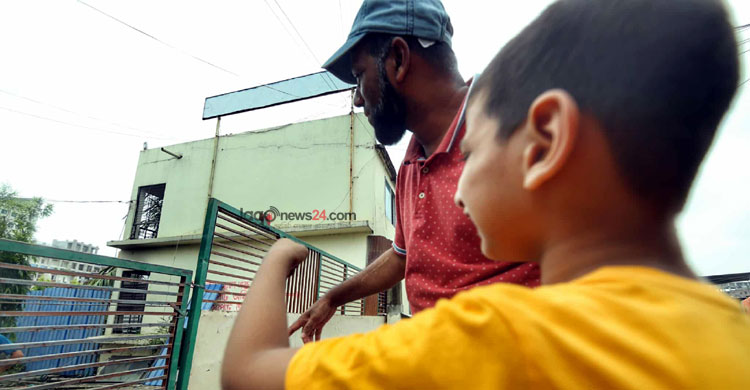 আজও ৩ গেট বন্ধ, শিক্ষক-কর্মচারী-অভিভাবক ছাড়া ঢুকতে পারছেন না কেউ