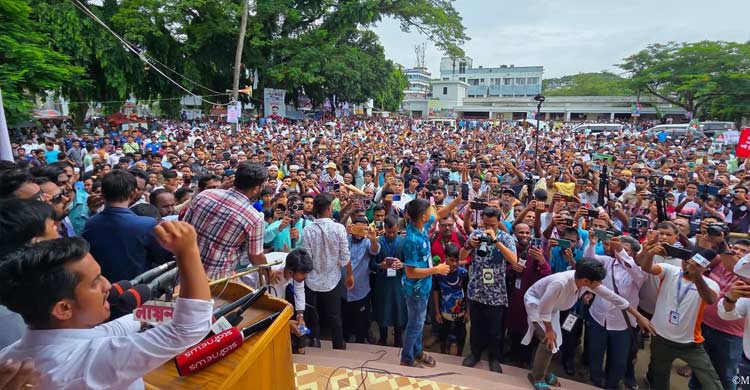 আমাদের নতুন সংবিধান বানাতে হবে: নাসীরুদ্দীন পাটওয়ারী