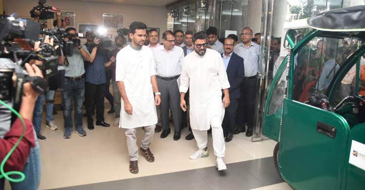 রিকশাচালকদের প্রশিক্ষণে ল্যাপটপ ব্যবহার, ব্যয় ৬ কোটি টাকা