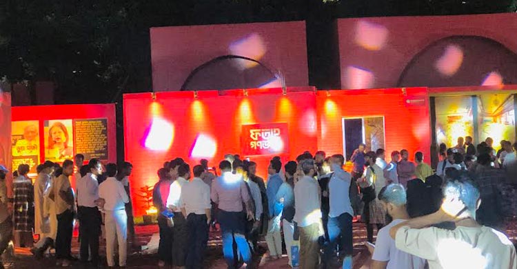 বাধার মুখেও শিবিরের কর্মসূচিতে দর্শনার্থীর ঢল