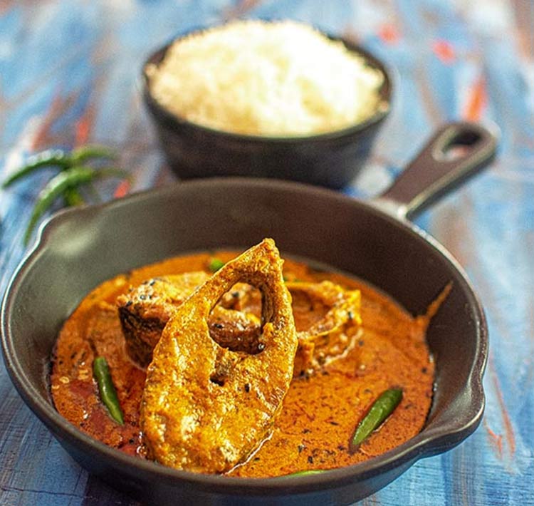 কলকাতার ‘বরিশালি ইলিশ’ যেভাবে রান্না করবেন