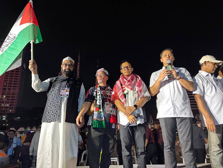 মালয়েশিয়ায় ফিলিস্তিনের পক্ষে সংহতি সমাবেশ