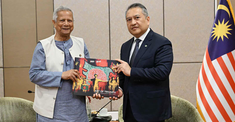 প্রধান উপদেষ্টার সঙ্গে আজিয়াটা গ্রুপের চেয়ারম্যানের সাক্ষাৎ