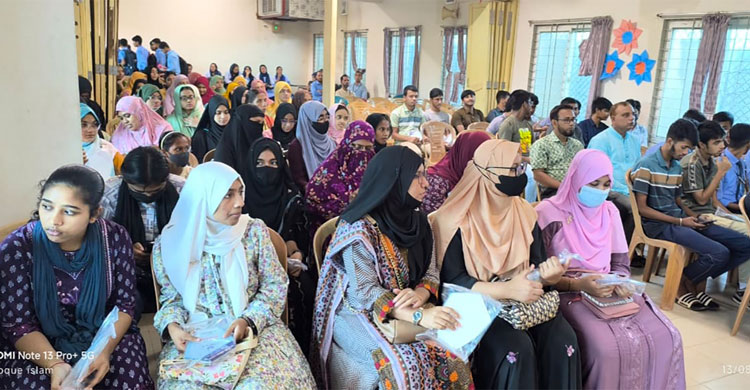 প্রাণ-আরএফএল পাবলিক স্কুল অ্যান্ড কলেজে কৃতী শিক্ষার্থী সংবর্ধনা