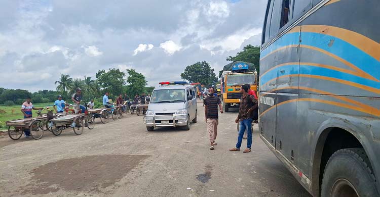 বাগেরহাটে হরতালে দুর্ভোগ চরমে