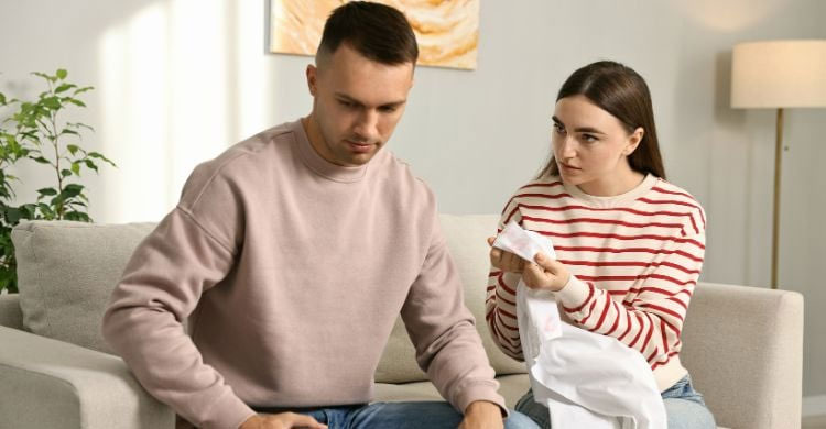 সঙ্গী পরকীয়া করছেন কিনা বুঝবেন যেসব লক্ষণে
