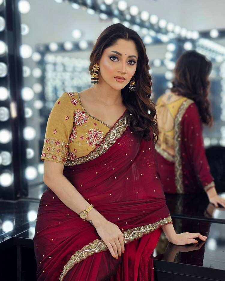 কেন এমন হলো পূজার পরিণতি