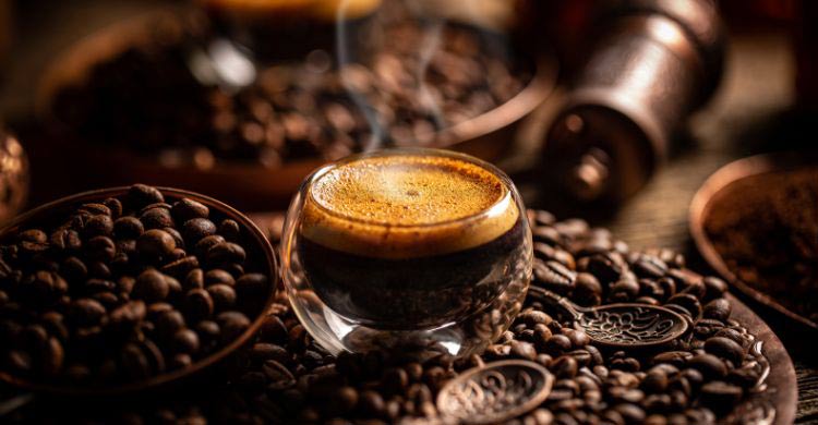 অতিরিক্ত কফি খেলে শরীরে যা ঘটে