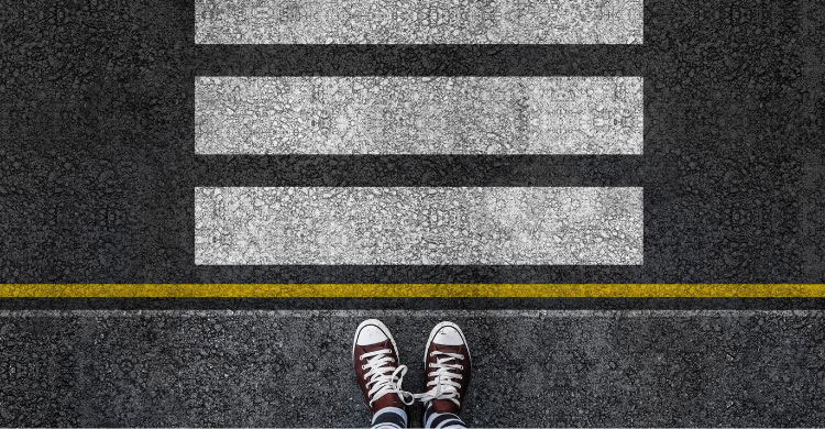 যানবাহন নাকি পথচারী, জেব্রা ক্রসিংয়ে অগ্রাধিকার কার