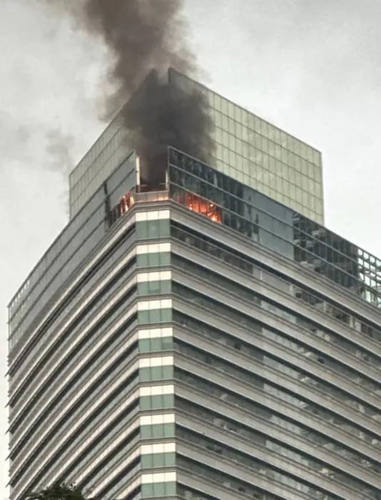 মালয়েশিয়ার পেট্রোনাস টাওয়ার থ্রিতে অগ্নিকাণ্ড