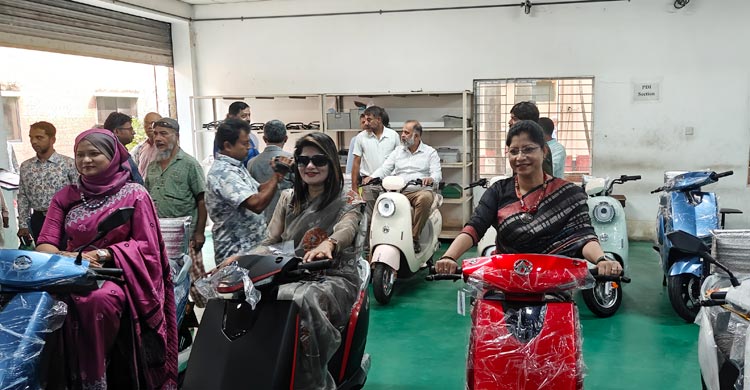 পরিবেশবান্ধব মোটরসাইকেল বাজারে আনলো সরকারি প্রতিষ্ঠান এটলাস