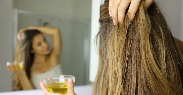 পদ্ম ফুলে লুকানো রয়েছে ঝলমলে চুলের রহস্য