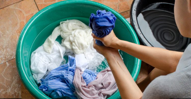 শীতের শুরুতে কম্বল ধোয়ার টিপস