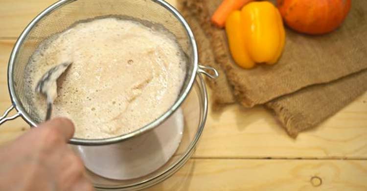 প্রাকৃতিকভাবে চুল পড়া কমাতে পারে আলুর রস