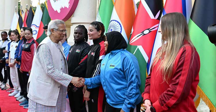 নারী কাবাডি বিশ্বকাপের ট্রফি উন্মোচন করলেন প্রধান উপদেষ্টা