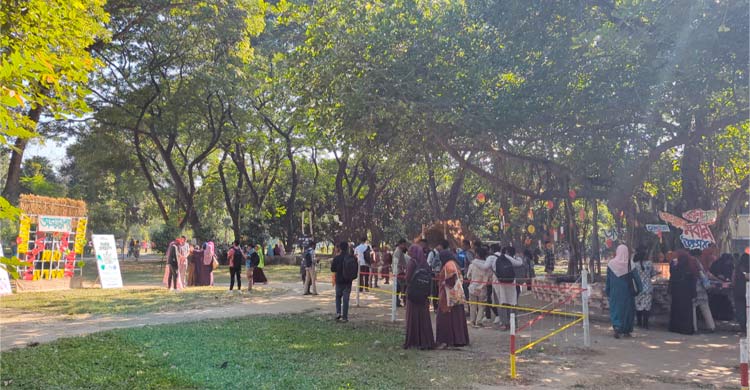 মেহেদি-নবান্ন উৎসবে মাতলেন ইবি শিক্ষার্থীরা