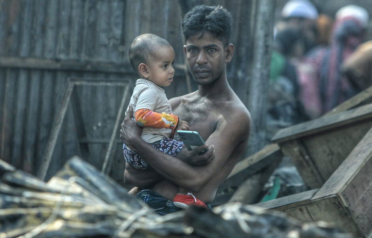আগুন শুধু ঘরই না, পুড়ায় মানুষের ভরসাও