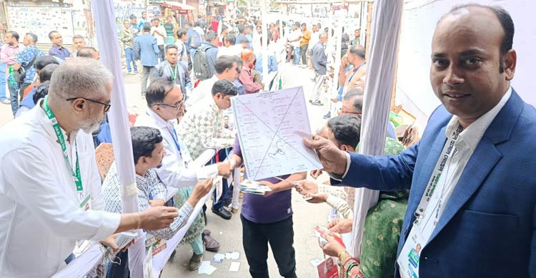 উৎসবমুখর পরিবেশে ডিআরইউয়ের ভোটগ্রহণ চলছে