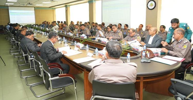 বুদ্ধিজীবী দিবস ও বিজয় দিবসে পুলিশকে অত্যন্ত সতর্ক থাকার নির্দেশ