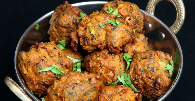 শীতের সন্ধ্যা জমে উঠুক মুখরোচক মুলার পাকোড়ায়