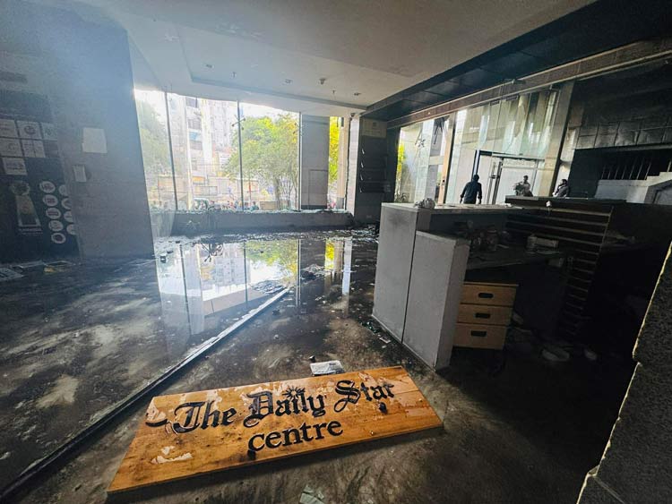 বছরজুড়ে সাংবাদিক নির্যাতন, দেশ-বিদেশে উদ্বেগ