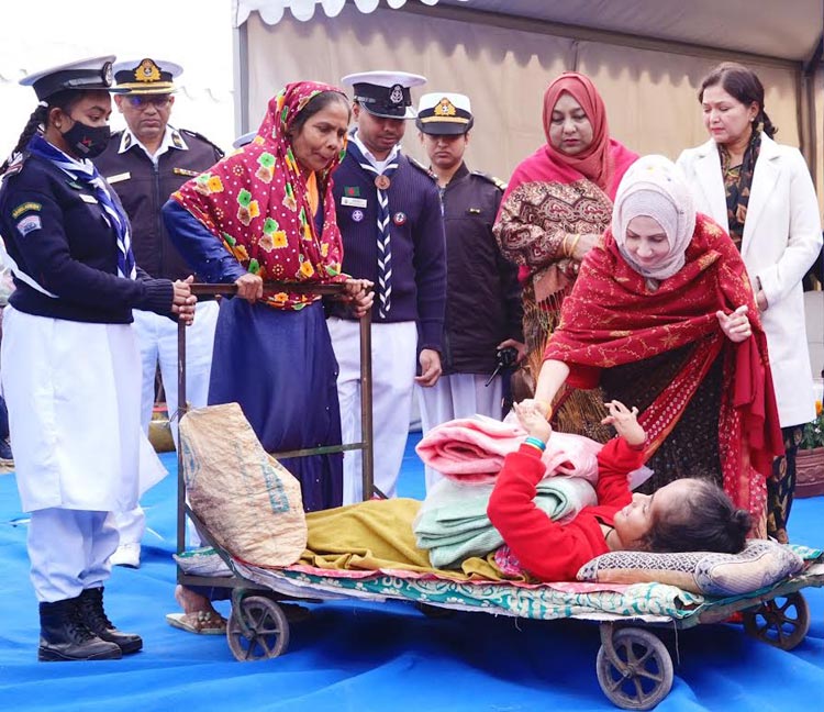 শীতার্তদের পাশে নৌবাহিনী পরিবার কল্যাণ সংঘ