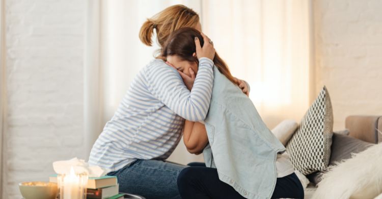 অনলাইনে খারাপ অভিজ্ঞতা হলে কীভাবে সন্তানের পাশে দাঁড়াবেন