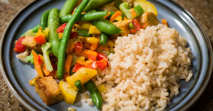 দুপুরের খাবার কখন খাওয়া স্বাস্থ্যকর জানেন কি