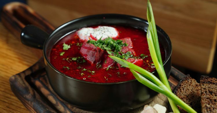 বিটরুট কাঁচা খাবেন নাকি রান্না? কোনটা বেশি উপকারী