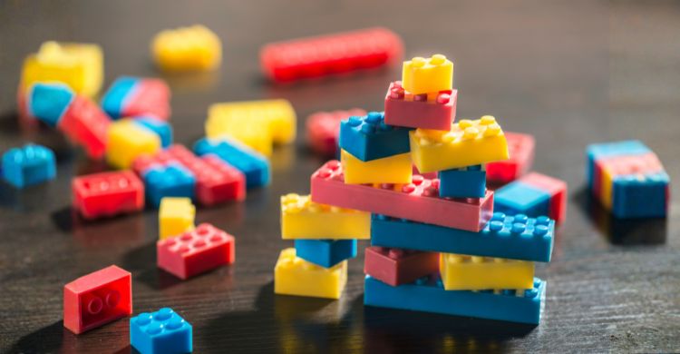 শিশুর খেলনা হিসেবে লেগো এত জনপ্রিয় কেন