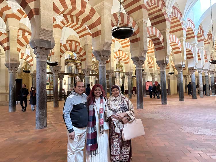 করদোভা মসজিদে নামাজ পড়া নিষেধ! উত্থান-পতনের গল্প