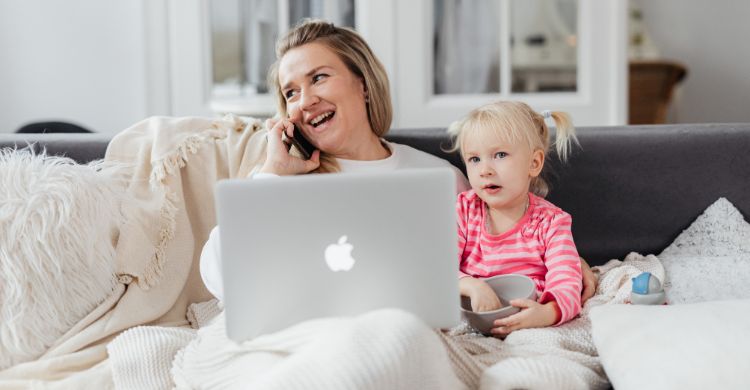 আপনি সঙ্গে থাকলেও শিশুর যখন মনে হয় আপনি &lsquo;উধাও&rsquo;