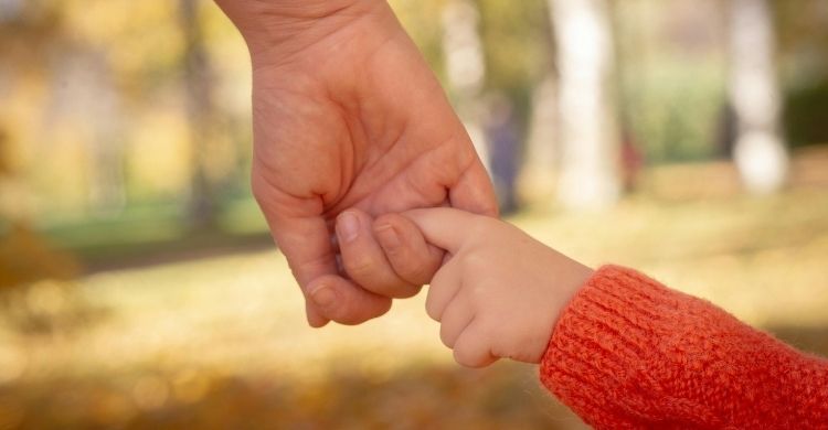 অতিরিক্ত সুরক্ষা কি আপনার শিশুকে দুর্বল করে দিচ্ছে