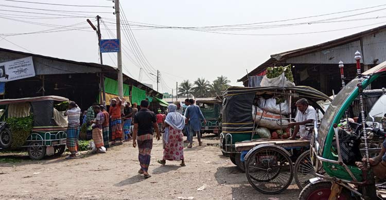 চাঁদাবাজিতে জর্জরিত কেসিসির পাইকারি কাঁচাবাজার