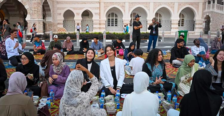মারদেকা মাঠে ৫ হাজার মানুষের মিলনমেলা, সঙ্গী হলেন বাংলাদেশিরাও