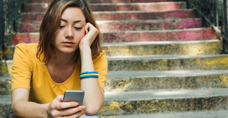 ব্যর্থ সম্পর্কের বোঝা পিছে ফেলে এগিয়ে যাওয়ার দিন আজ